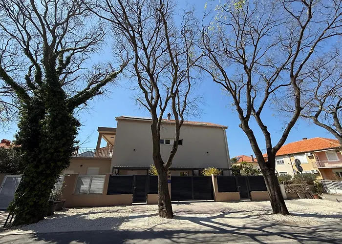 Sara Residence