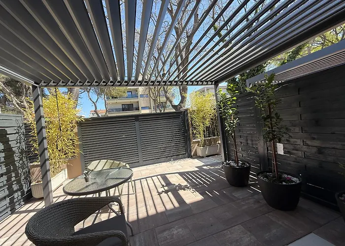 Sara Residence